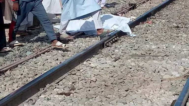 مأساة في قنا: شاب يفقد حياته تحت عجلات قطار في حادث مروع 1 مأساة في قنا: شاب يفقد حياته تحت عجلات قطار في حادث مروع