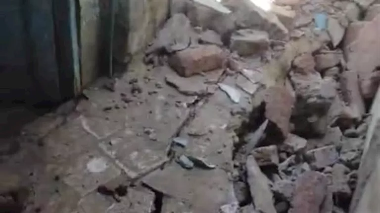 مأساة في قنا: وفاة 3 شقيقات وإصابة شقيقهن جراء انهيار سقف منزل 1 مأساة في قنا: وفاة 3 شقيقات وإصابة شقيقهن جراء انهيار سقف منزل