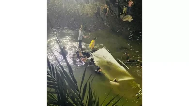 مصرع سيدة وإصابة 9 آخرين في حادث انقلاب سيارة بترعة بالدقهلية