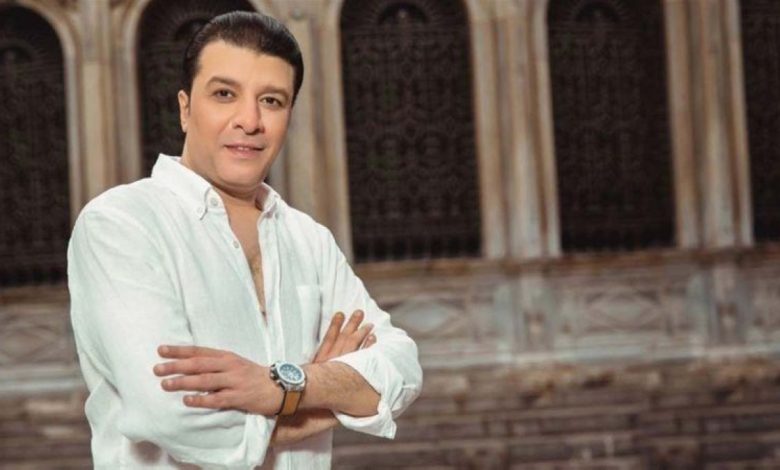 مصطفى كامل يكشف أسرار اقتحامه لعش الدبابير: تجربة مثيرة تثير الجدل! 1 مصطفى كامل يكشف أسرار اقتحامه لعش الدبابير: تجربة مثيرة تثير الجدل!