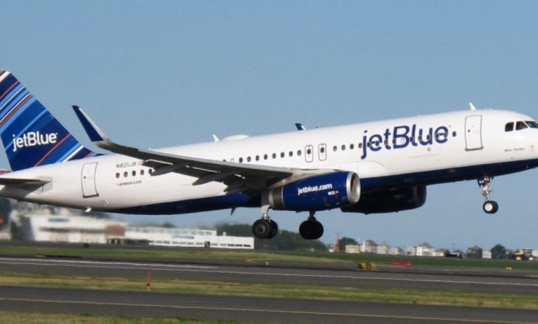 نقل ركاب طائرة أمريكية إلى المستشفى بعد هبوط اضطراري مفاجئ: تفاصيل الحادث تثير القلق في السعودية 1 نقل ركاب طائرة أمريكية إلى المستشفى بعد هبوط اضطراري مفاجئ: تفاصيل الحادث تثير القلق في السعودية