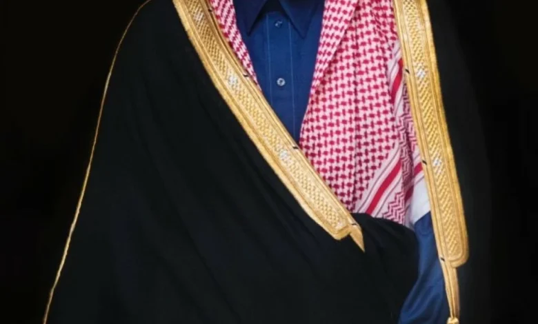 وزير الداخلية يقدم تعازيه في وفاة الشيخ أحمد الخريصي: لحظة تأثر ووفاء